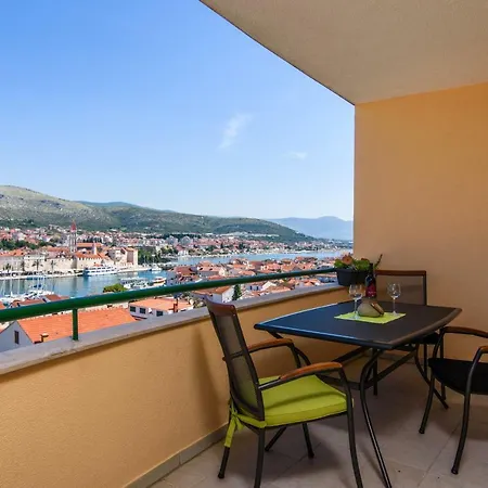 Apartment Trogir City アパート トロギール