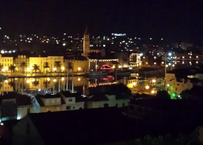 Apartment Trogir City アパート *