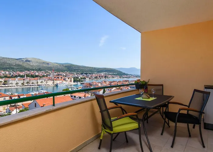 Apartment Trogir City アパート トロギール