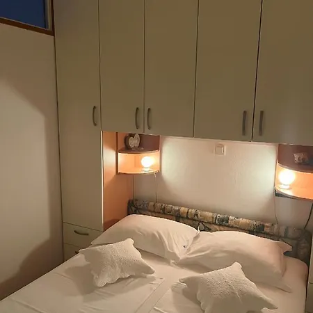 Apartment Trogir City 特罗吉尔