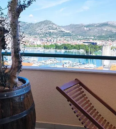 Apartment Trogir City 特罗吉尔