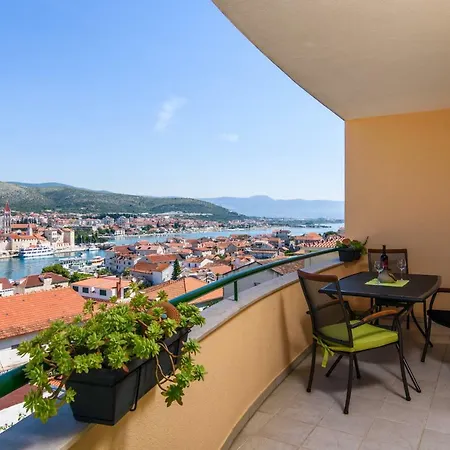 Apartment Trogir City * Τρογκίρ